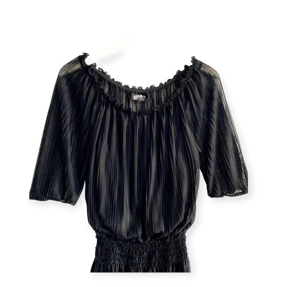 Guess black pleated scoop neck short sleeve dress, size 6 - Picture 5 of 13